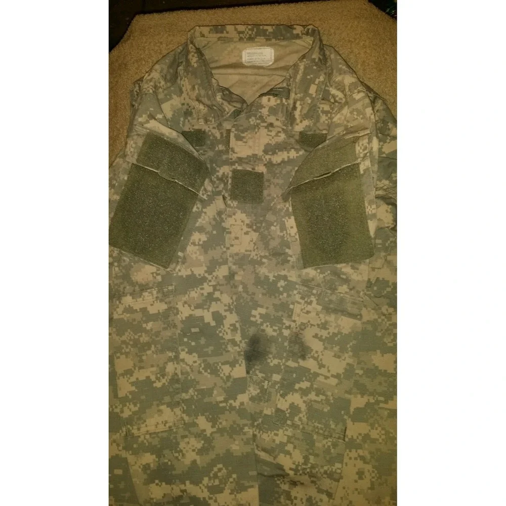 Mens Sz Medium -‎ long Army issue digital camo long sleeve shirt jacket